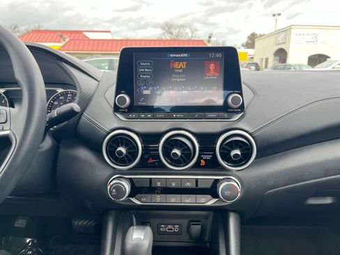 Used 2025 Nissan Sentra SV image 18