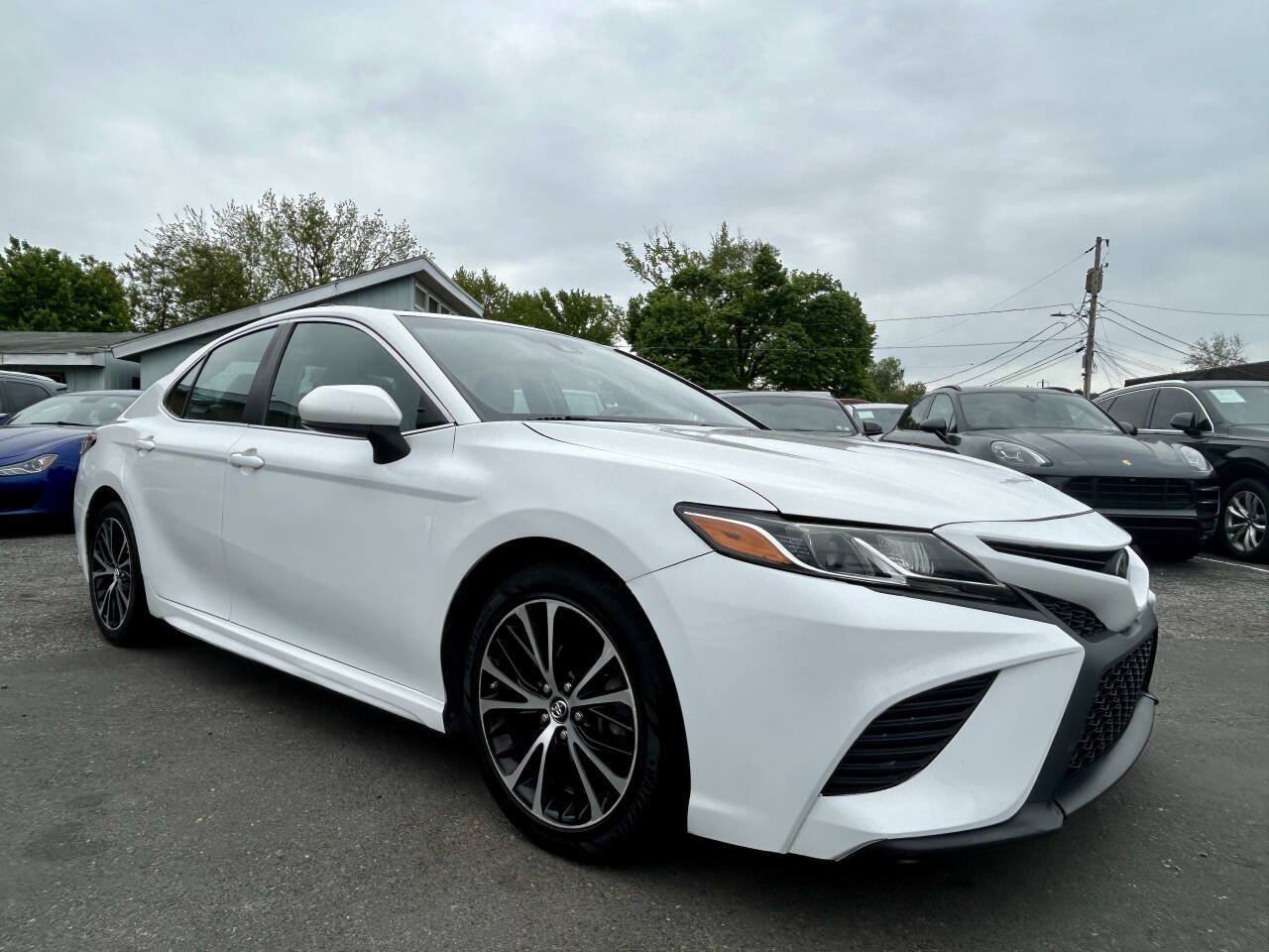 Used 2018 Toyota Camry SE FWD image 7