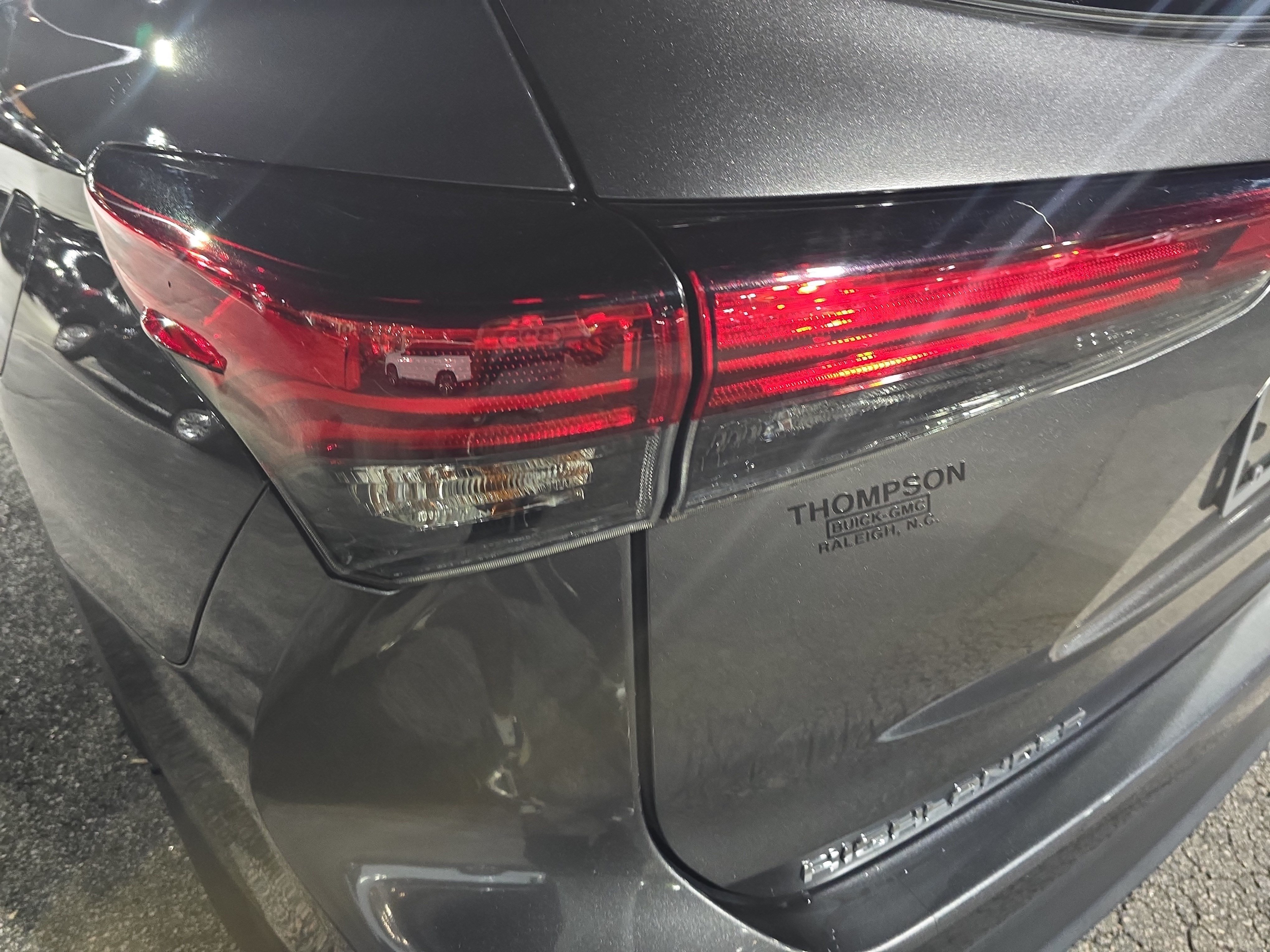 Used 2023 Toyota Highlander XLE FWD image 35