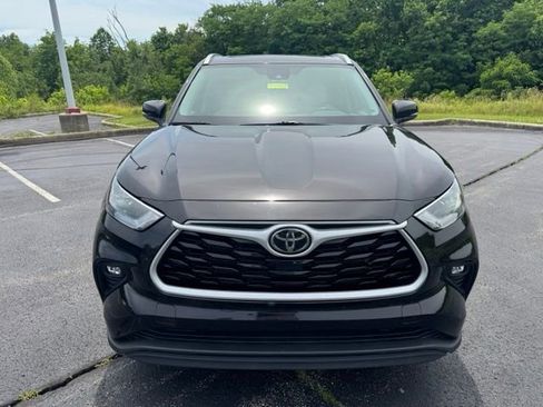 Used 2022 Toyota Highlander XLE AWD/4WD image 8