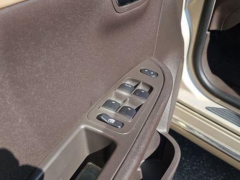 Used 2009 Chevrolet Malibu LT w/ Premium Mat Package image 17