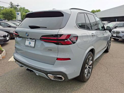 Used 2024 BMW X5 xDrive40i w/ M Sport Package AWD/4WD image 7