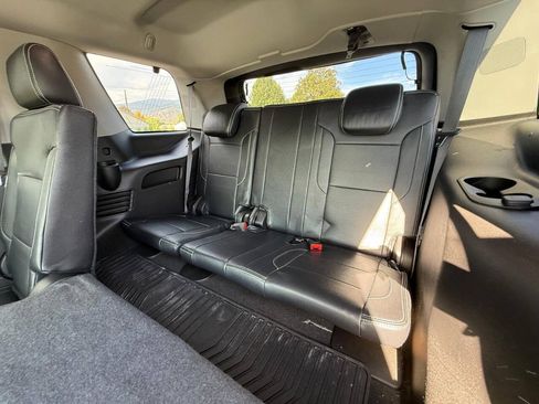 Used 2017 GMC Yukon SLE w/ Convenience Package AWD/4WD image 12