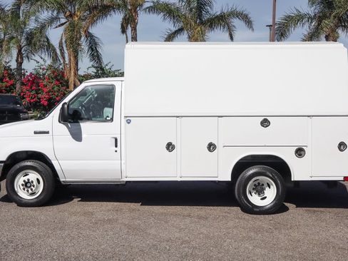 Used 2024 Ford E-350 and Econoline 350 Super Duty w/ Power Windows & Locks Group RWD image 5