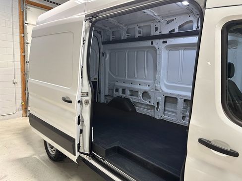 Used 2024 Ford Transit 250 148 High Roof RWD image 11