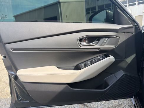 Used 2025 Honda Accord Touring image 11