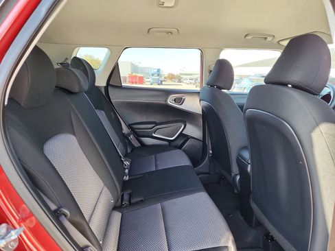 Used 2024 Kia Soul LX w/ Option Group 015 image 17