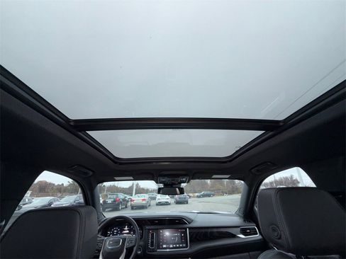 Used 2024 GMC Yukon Denali image 23