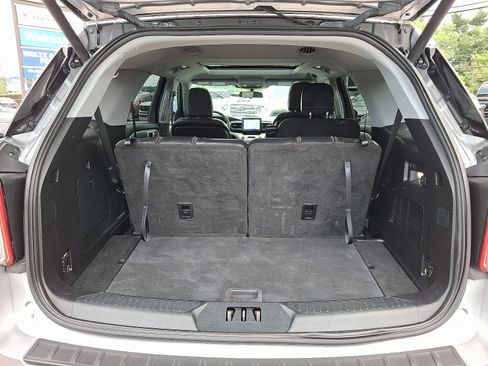 Used 2020 Ford Explorer XLT w/ Equipment Group 202A AWD/4WD image 29