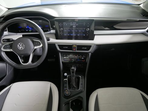 Used 2025 Volkswagen Taos SE image 10