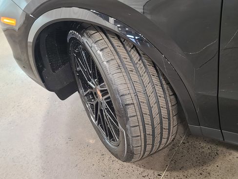 New 2026 Porsche Cayenne Coupe image 33