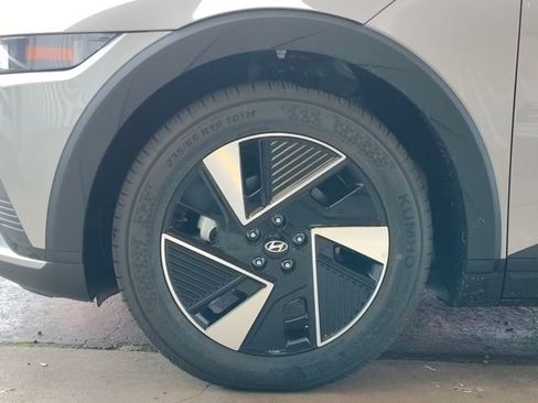 New 2025 Hyundai Ioniq 5 SEL RWD image 33