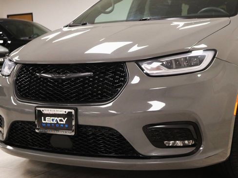 Used 2022 Chrysler Pacifica Touring-L w/ S Appearance Package FWD image 88
