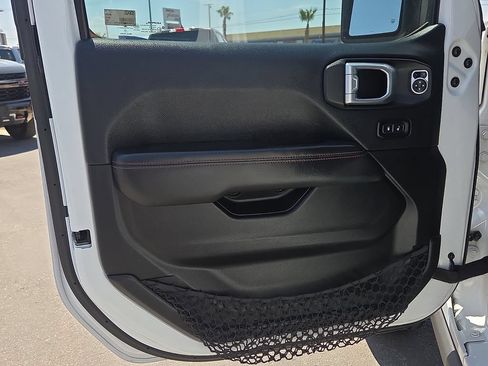 Used 2019 Jeep Wrangler Unlimited Rubicon AWD/4WD image 13