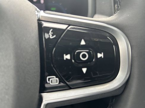 Certified 2025 Volvo S90 T8 Plus image 26