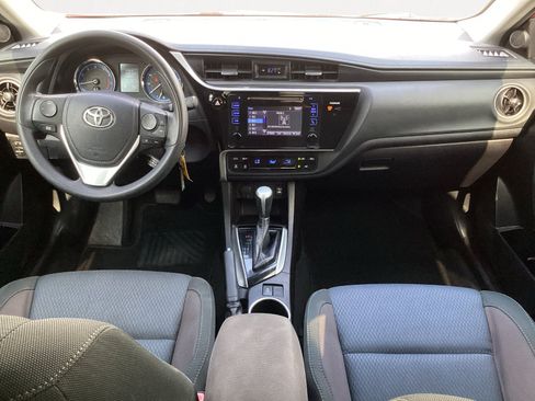 Used 2017 Toyota Corolla LE FWD image 4