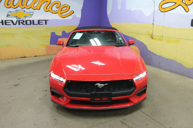 Used 2025 Ford Mustang Premium RWD image 3