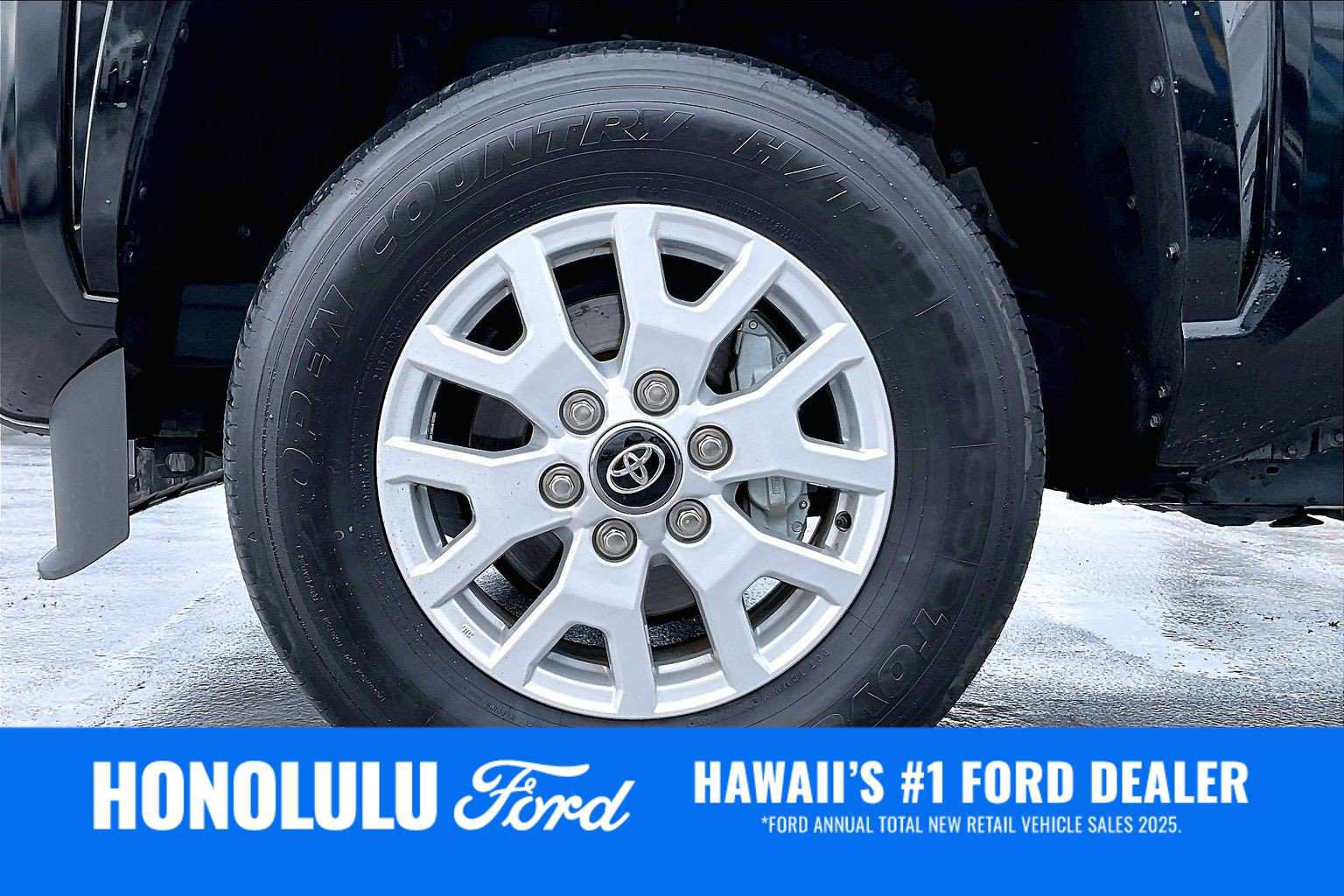 Used 2025 Toyota Tacoma SR5 AWD/4WD image 8
