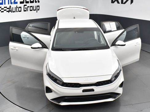 Certified 2023 Kia Forte LXS w/ LXS Technology Package FWD image 29