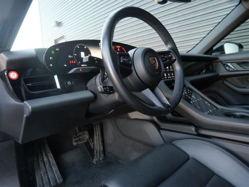 Used 2021 Porsche Taycan image 4