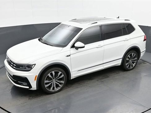 Used 2020 Volkswagen Tiguan SEL Premium R-Line image 24