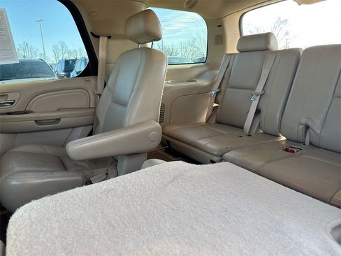 Used 2009 Cadillac Escalade 2WD image 23