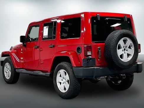 Used 2012 Jeep Wrangler Unlimited Sahara w/ Connectivity Group AWD/4WD image 5