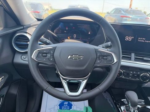New 2026 Chevrolet Trax LT w/ Midnight Edition FWD image 15
