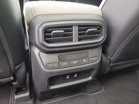 Used 2026 Honda Pilot Touring image 14