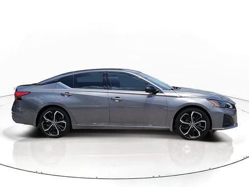 Certified 2023 Nissan Altima 2.5 SR FWD image 5