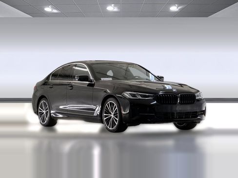 Used 2021 BMW 530i w/ Convenience Package RWD image 6
