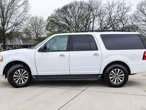 Used 2017 Ford Expedition EL XLT image 4