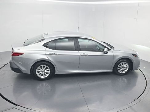 Used 2025 Toyota Camry LE image 58