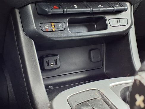 Used 2020 Chevrolet Colorado LT w/ LT Convenience Package image 13