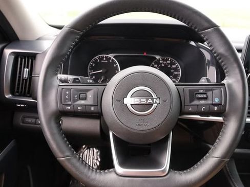 Certified 2025 Nissan Pathfinder SL AWD/4WD image 12