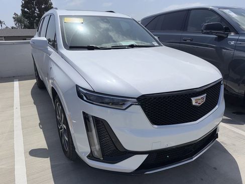 Used 2024 Cadillac XT6 Sport w/ Platinum Package AWD/4WD image 3