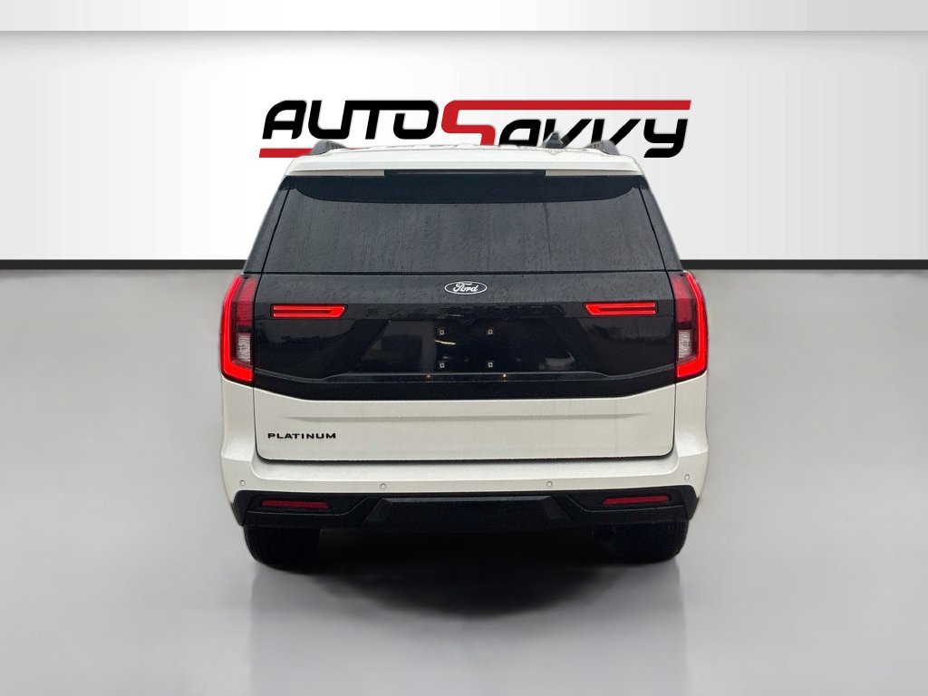 Used 2026 Ford Expedition Platinum w/ Stealth Appearance Package AWD/4WD image 6
