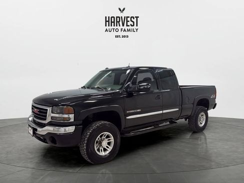 Used 2004 GMC Sierra 2500 SLE w/ Skid Plate Package AWD/4WD image 1