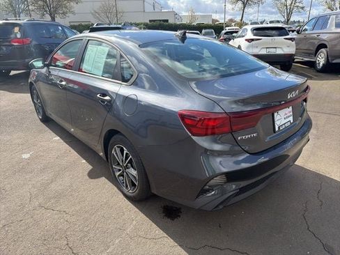 Used 2023 Kia Forte LXS FWD image 3