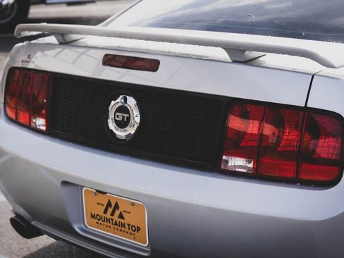 Used 2005 Ford Mustang GT image 22