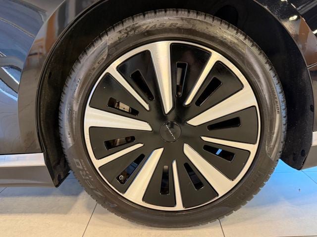 Used 2023 Lucid Air Pure AWD/4WD image 47