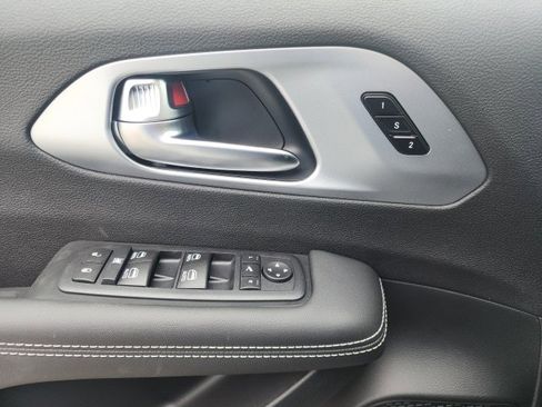 New 2026 Chrysler Pacifica Limited w/ S Appearance Package image 17