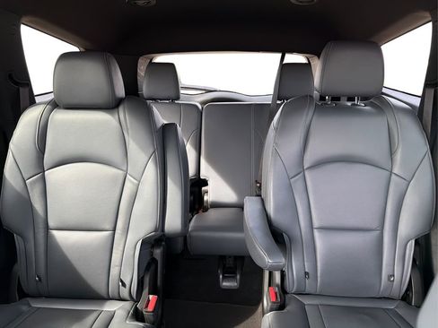 Used 2022 Buick Enclave Essence image 15