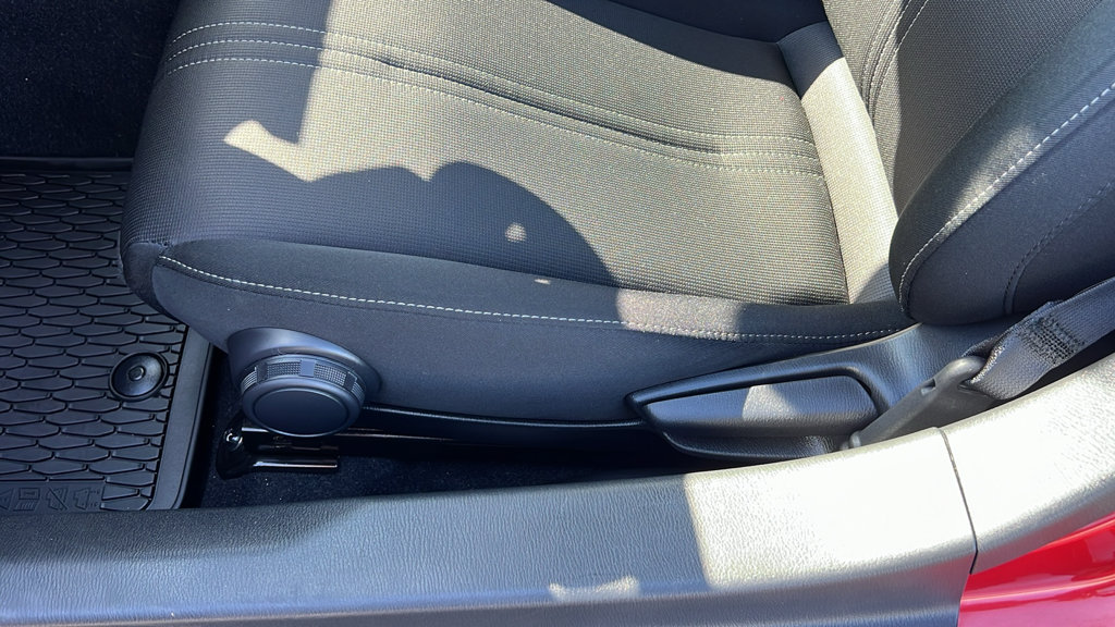 Used 2025 MAZDA MX-5 Miata Sport w/ Weather Package RWD image 9