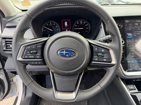 Used 2025 Subaru Outback Premium AWD/4WD image 27