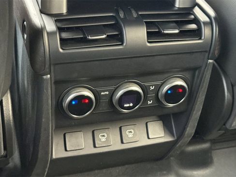 Used 2024 Land Rover Defender 130 S image 16