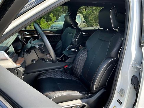 Used 2023 Jeep Grand Cherokee L Summit w/ Advanced Protech Group IV image 7