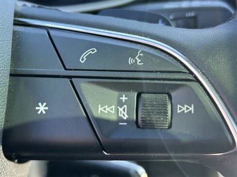 Used 2025 Audi Q3 2.0T Premium image 35