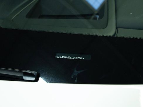 Used 2025 Rolls-Royce Cullinan Black Badge image 39