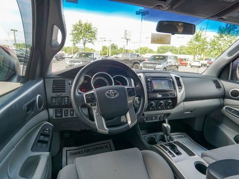 Used 2014 Toyota Tacoma 4x4 Double Cab w/ TRD Sport Package image 11